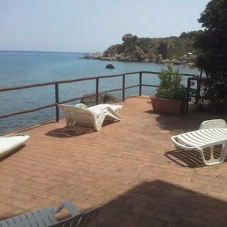 Adamo Villa *